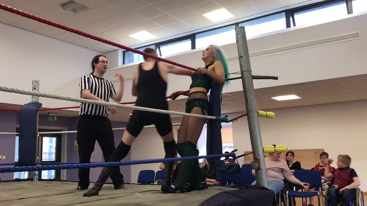 Bobbi Tyler VS Hitman For Hire