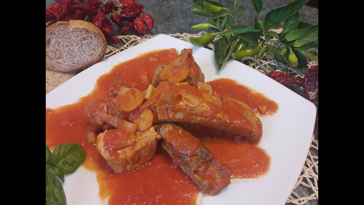 SUGO DELLA DOMENICA SALENTINA CON COSTINE DI MAIALE !