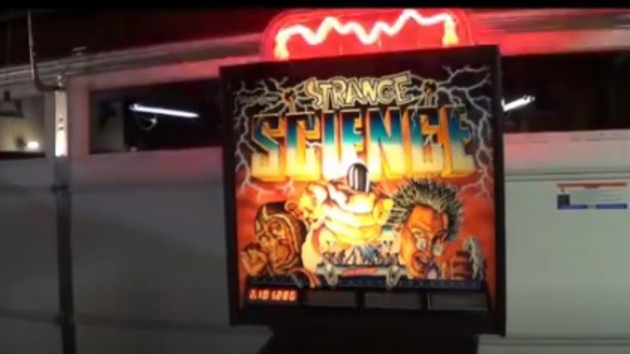 STRANGE SCIENCE PINBALL MACHINE BY BALLY 1986