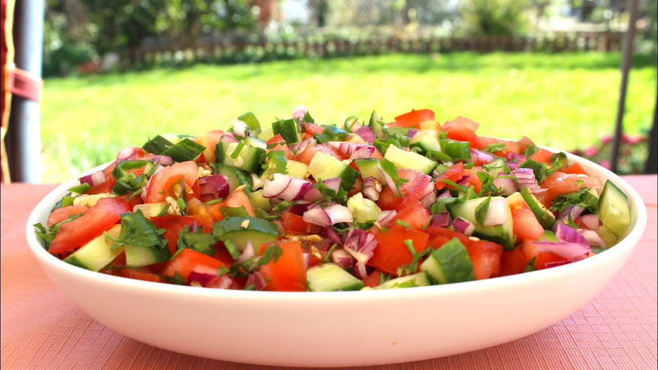 Klasik Çoban Salatası Tarifi | Canandan Tarifler