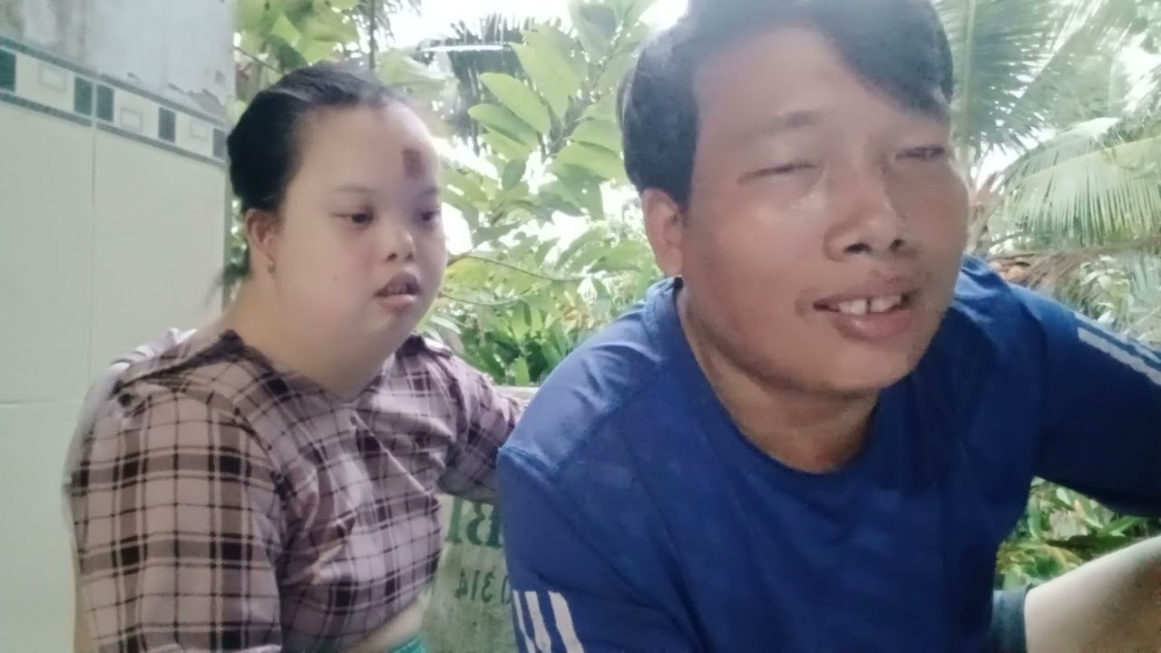 Mời cô chú nghe tiếng hát ngọt ngào của con 