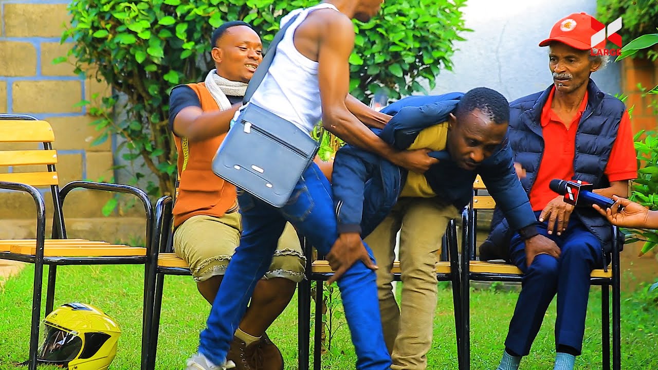 Ibyo NDAYICARIYE aboneye kuri bano bagabo ntazabyibagwirwa😂😂Ndakomeza ikimotari ibi sibyanjye pe😂😂