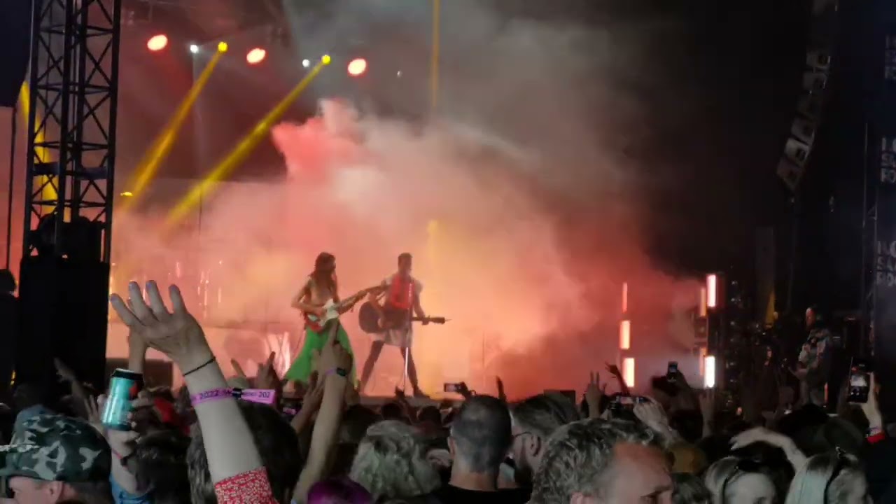 Olavi Uusivirta - Kultaa hiuksissa @ Ilosaarirock 2022