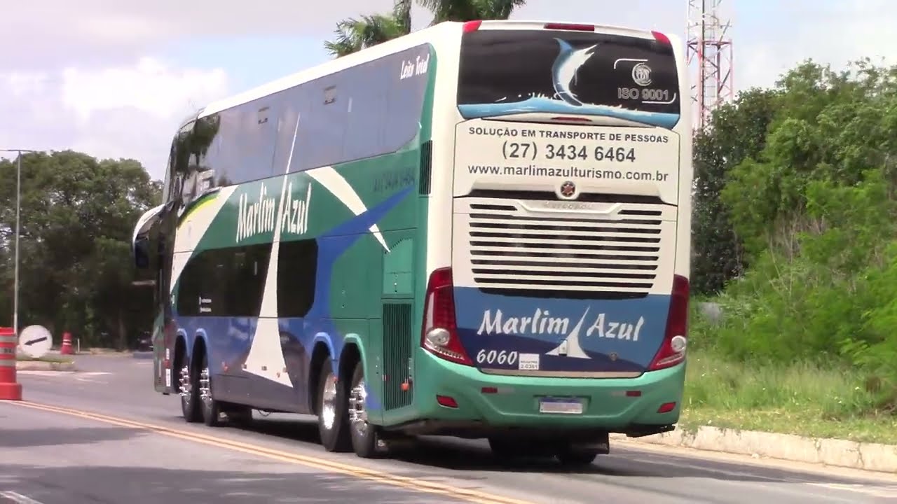 O imponente Scania Marlim Azul 4 patas e o cumprimento do motorista 