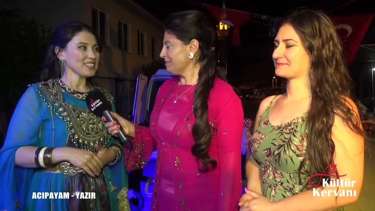 Yörükleri coşturan Yörük Kızları Duygu Çivril ve Neslihan Yılmaz Ören