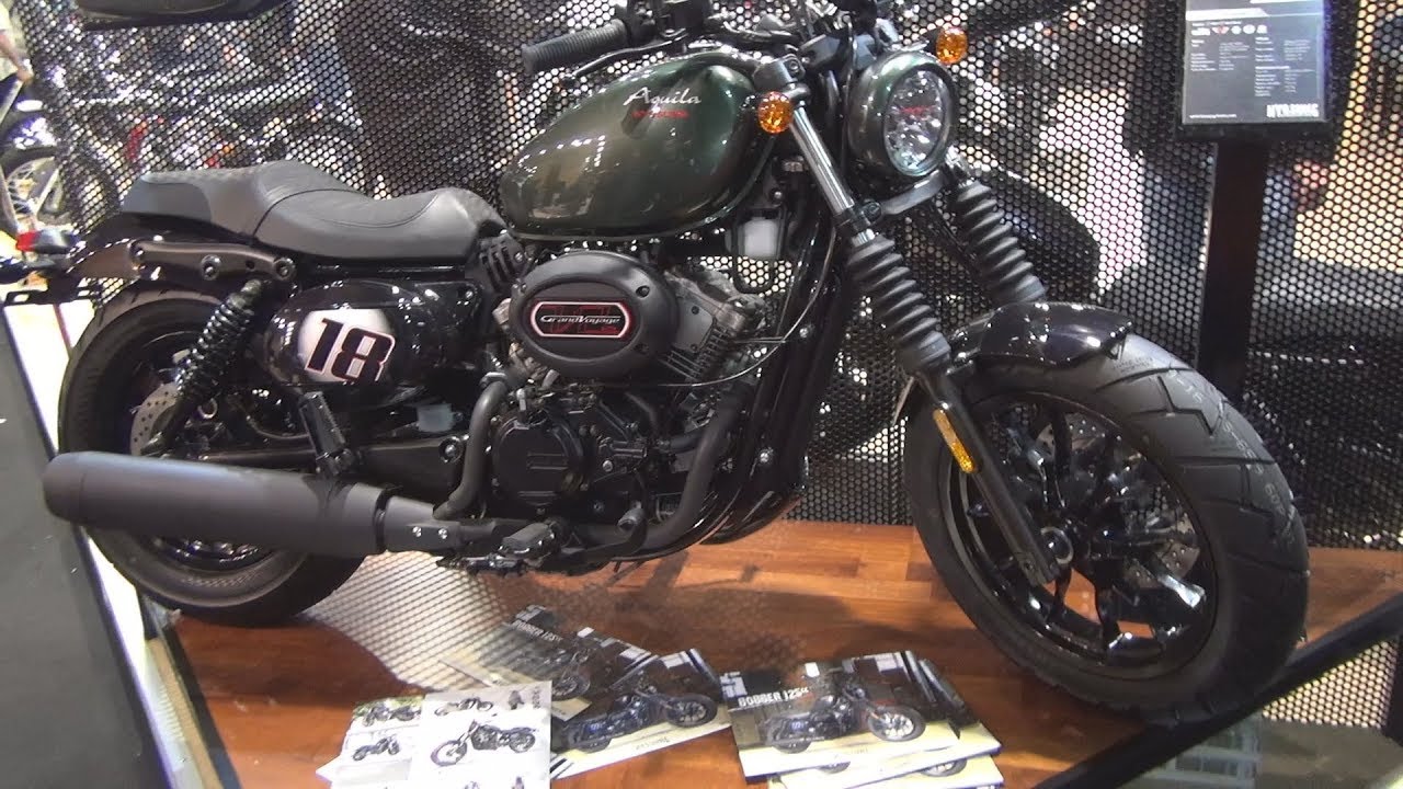 Hyosung Aquila Bobber 125 cc (2019) Exterior and Interior