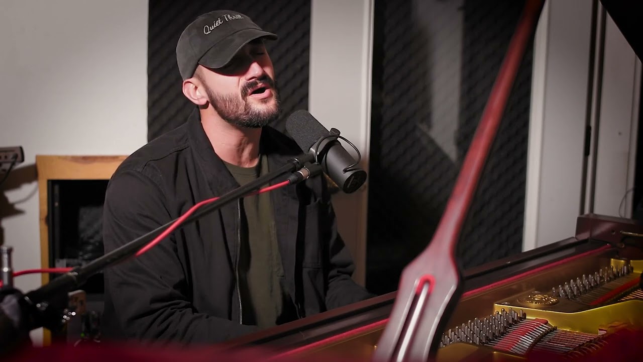 Emotional acoustic piano cover of Outkast's 