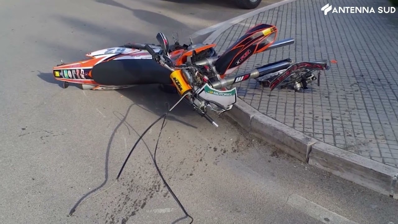 4 aprile 2022 - Brindisi incidente in moto, l'ultimo saluto a Davide