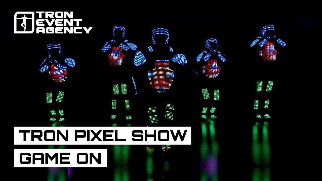 You’ve Never Seen Retro Gaming Like This | Tron Pixel Show  - Game On