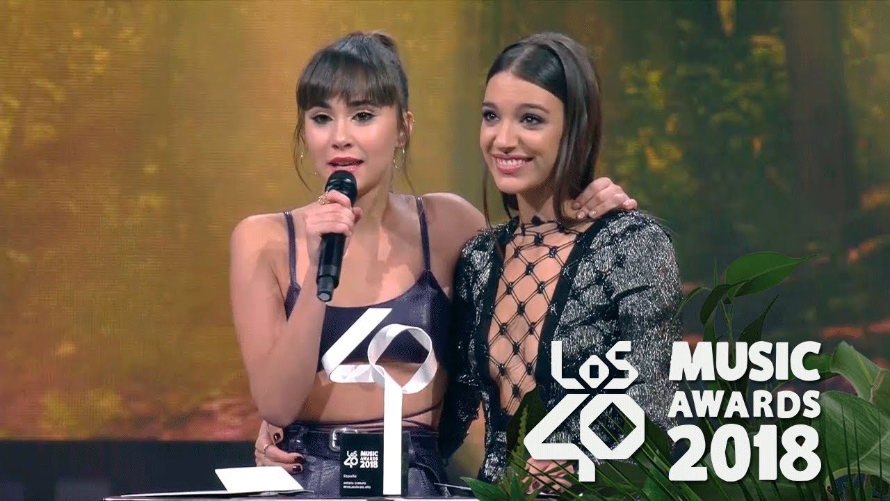 Aitana y Ana Guerra Premio Artista Revelación Los40 Music Awards