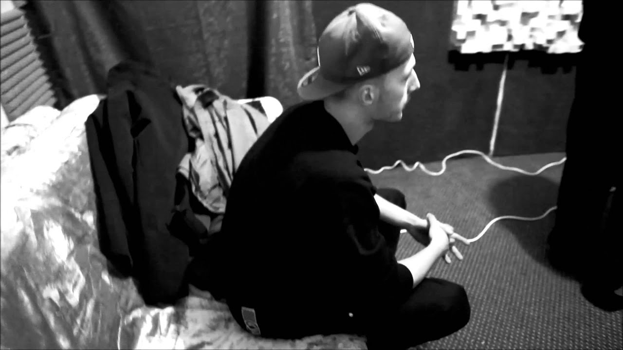 YouthSkool (FiFoN & b3Boro (ZMM) ) ft. Twiney Hype - Europejski Front prod. Tytuz (Video Mash up)