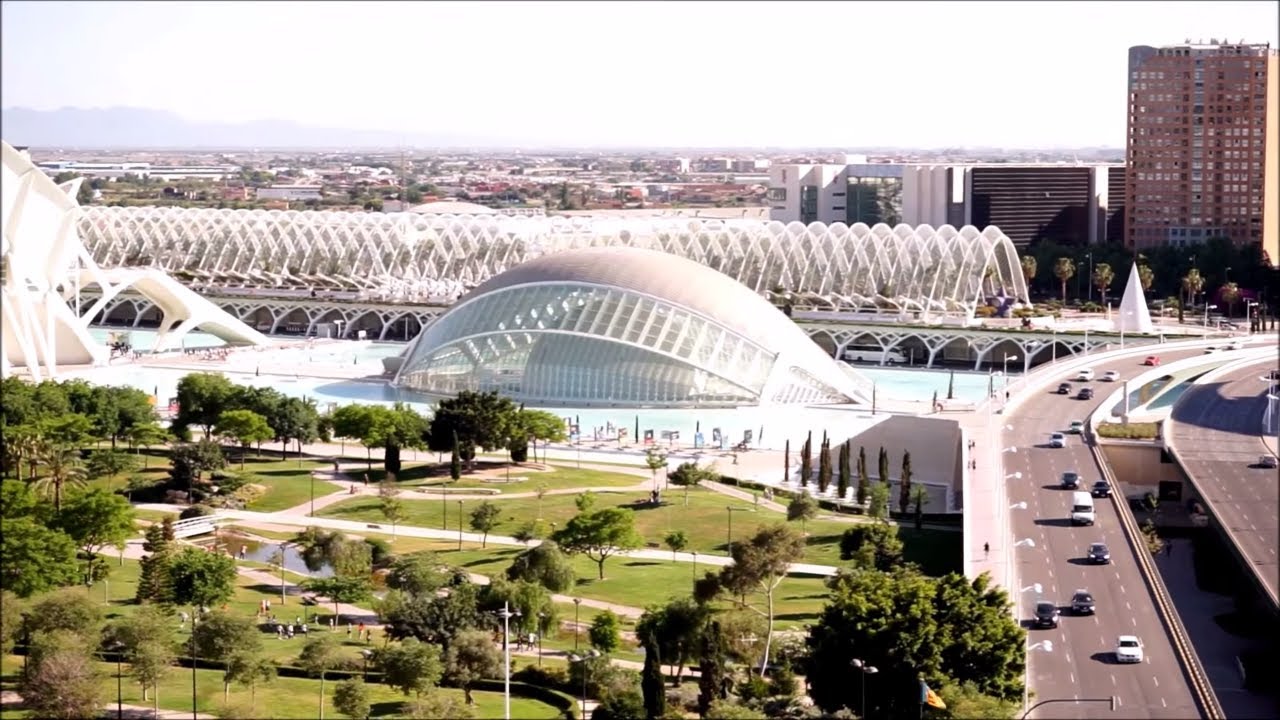 A Touristic Guide - Why You Should Visit Valencia, Spain #spaintravel