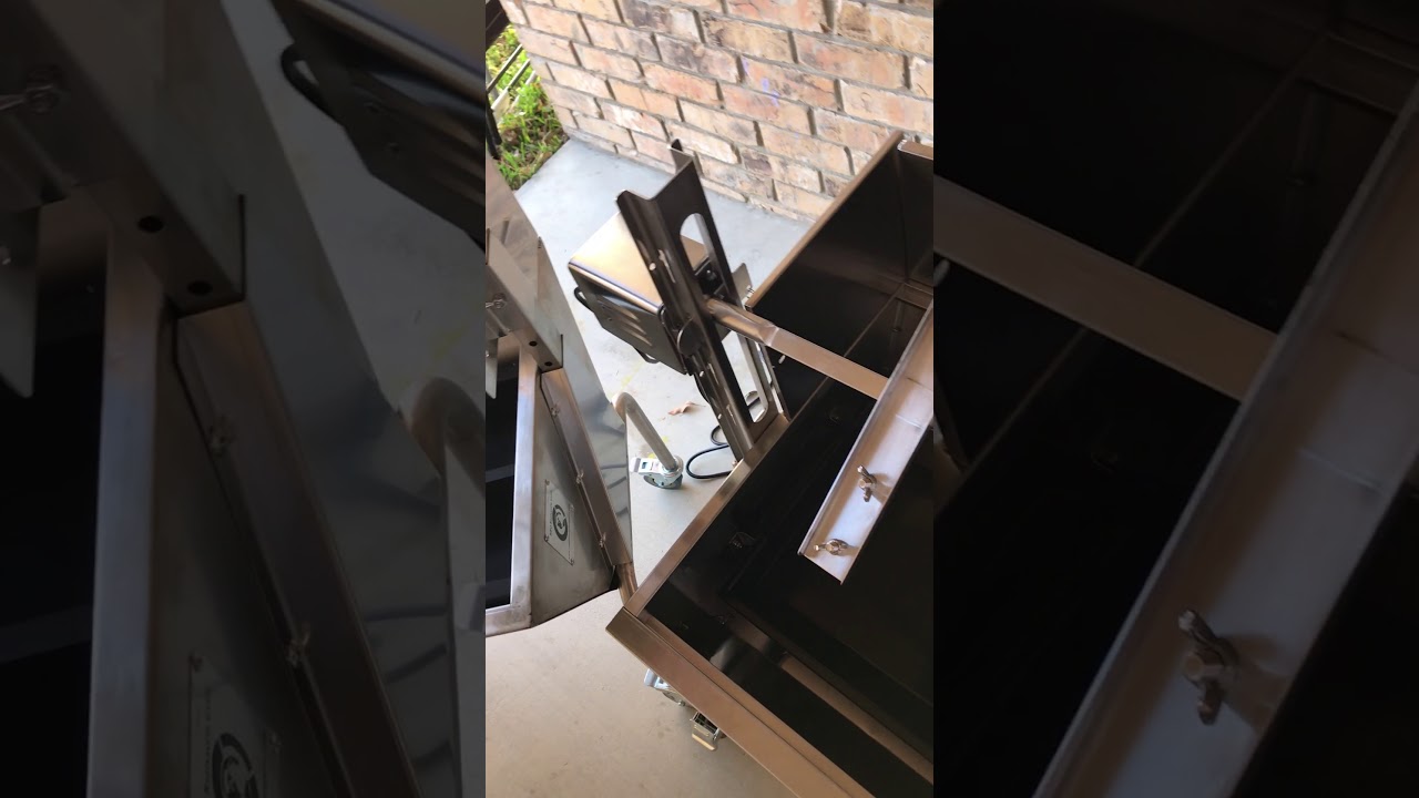 Commercial bargains.com grill vs Titan Distributors grill
