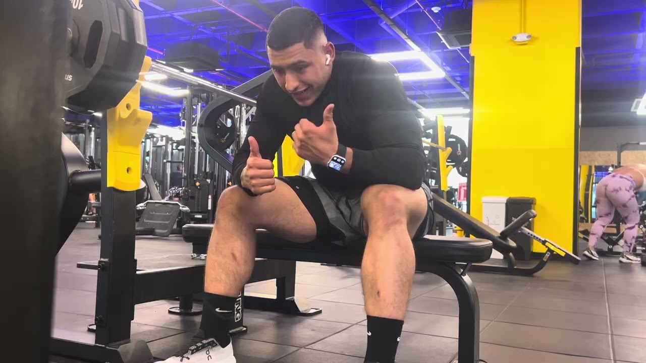 VLOG A MITAD EN EL GYM-PECHO 