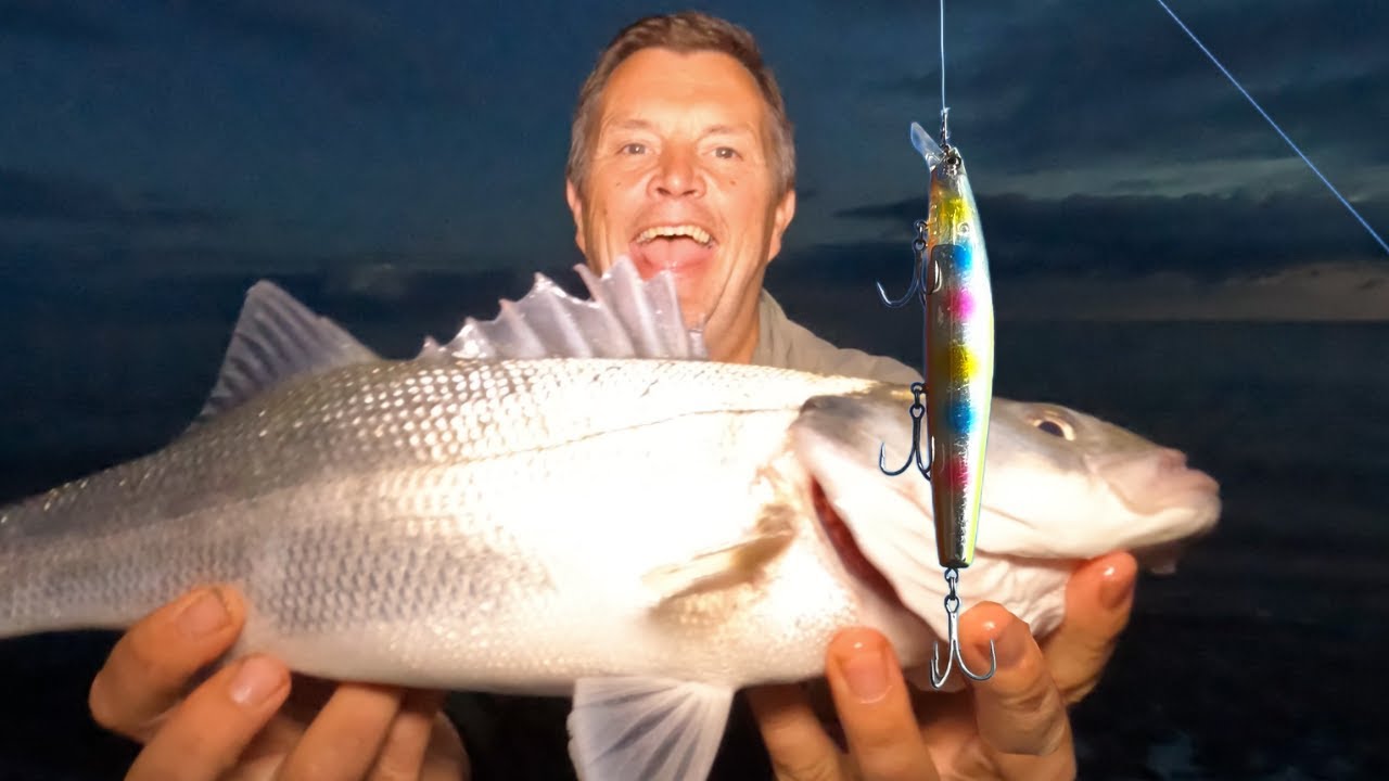 Glad i came back later ! - Lure fishing for Bass into Darkness