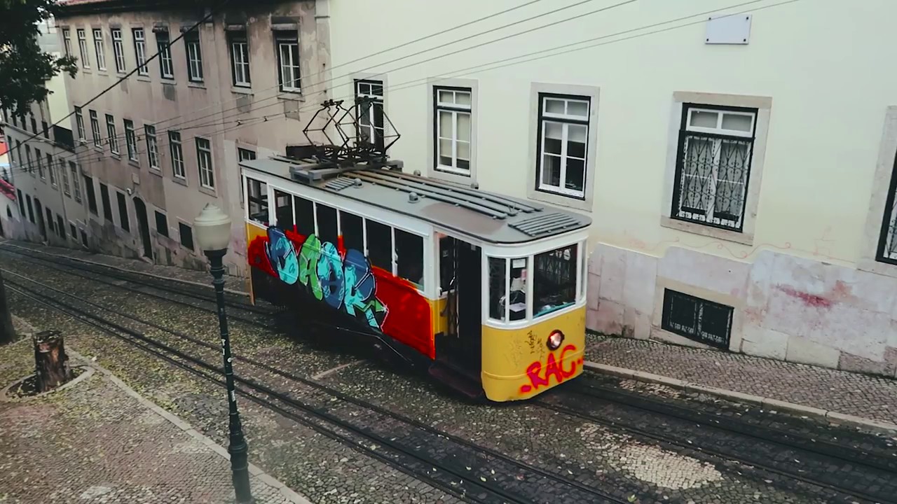 DISCOVERING PORTUGAL