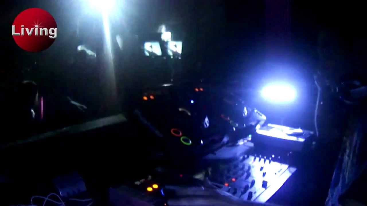 Oliver Kano @ Living Pop Room (Viernes 01 Junio 2012)
