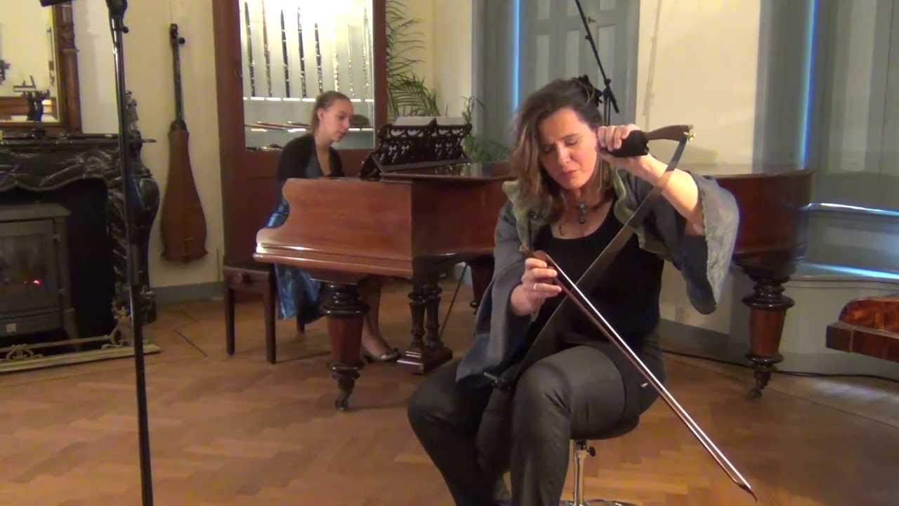 Cantabile - C. Saint-Saëns. Annette Scholten (lame sonore/zingende zaag), Nanke Flach (piano)