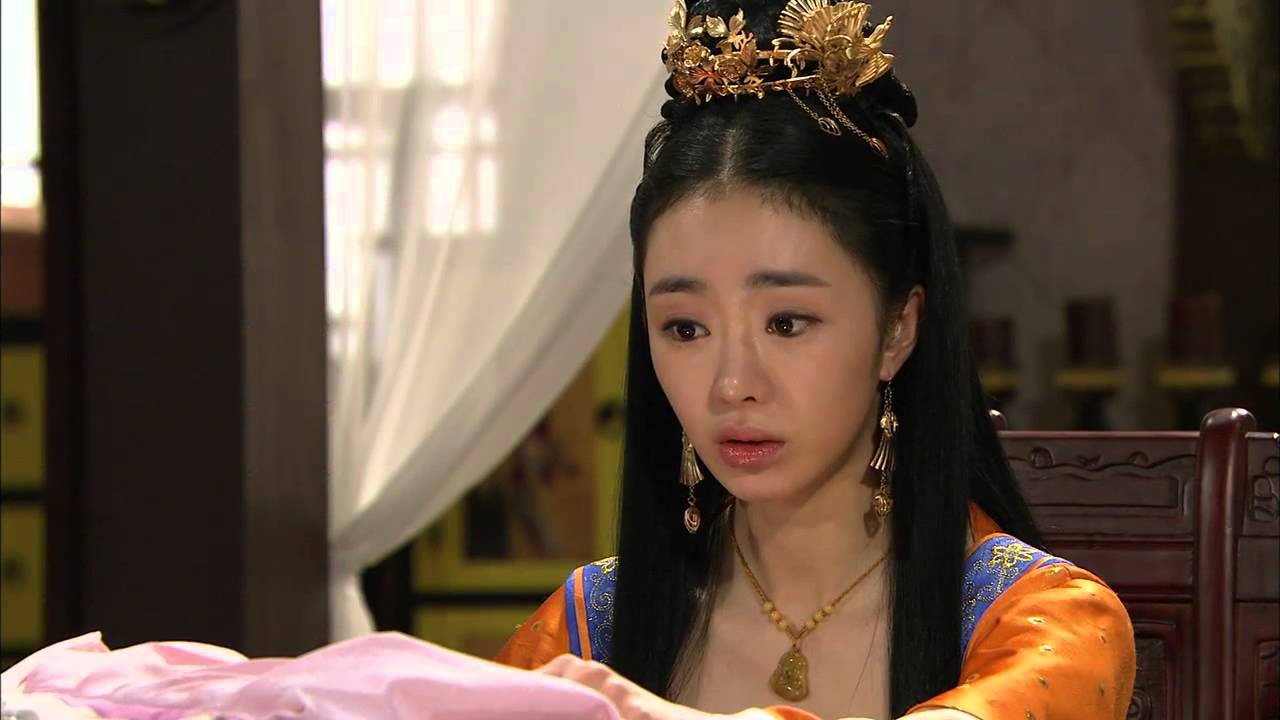 [HOT] 제왕의 딸 수백향 40회 - 채화가 알려준 수백향에 얽힌 전설을 도림에게 말하는 설난 20131127