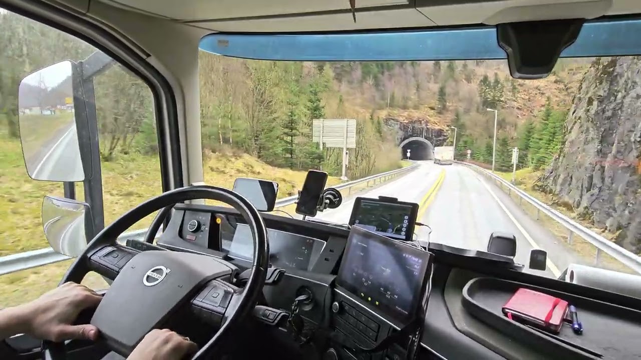 Road from Bergen 🇧🇻Hdr10+