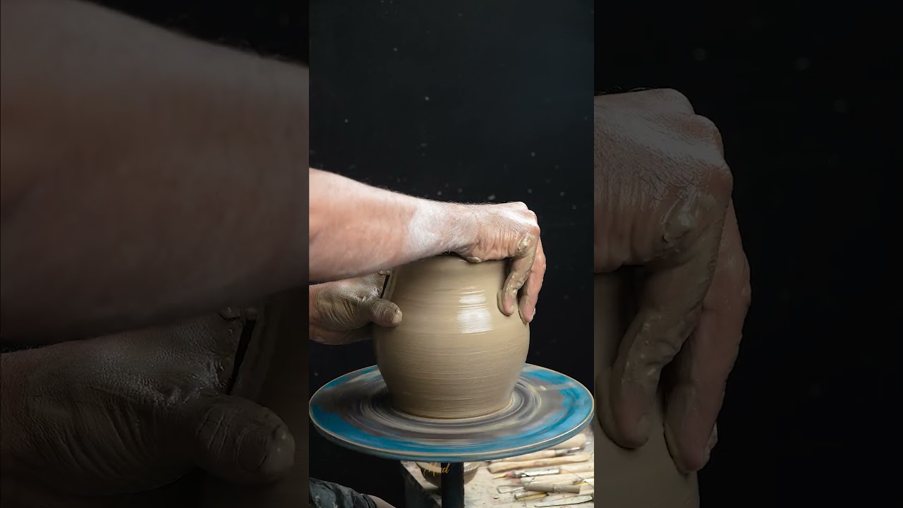 Mud ASMR - handcrafting a jug. 