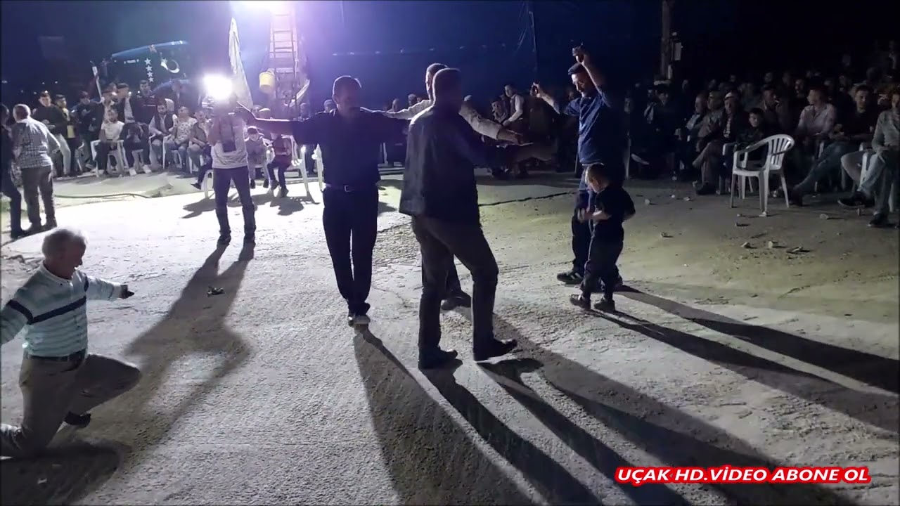 Mehmet Kapal Çiftetelli çaldığım bağlama Kostak kostak yürü  Karanfilim ek beni HD Video Canlı ya19