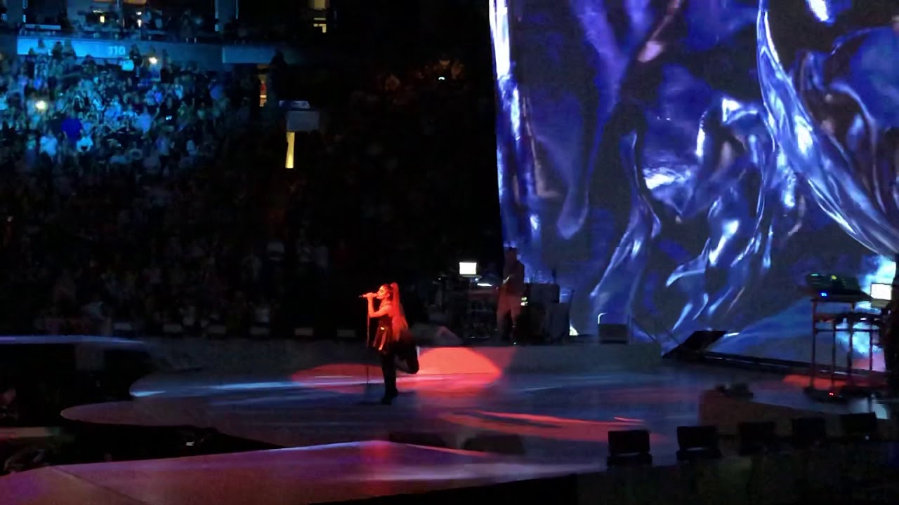 Ariana Grande - Scotiabank Arena - Toronto - April 3, 2019 - Dangerous Woman