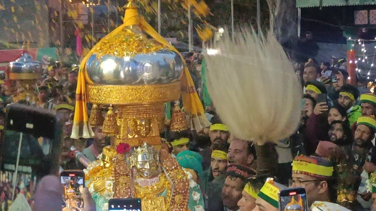बड़ा देव विष्णु मतलोड़ा जी का : मंडी शिवरात्रि 2025 में भव्य आगमन 🕉️...Mandi shivratri 2025