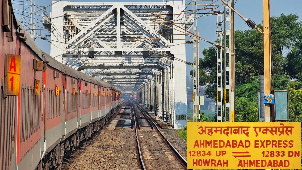 Nagpur to Vadodara by 12834 Howrah - Ahmedabad Superfast | A Terrific Run on a Delayed Train