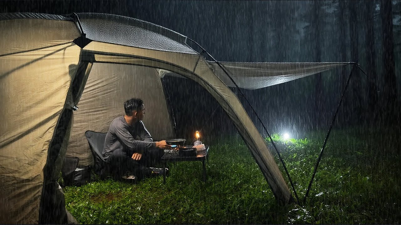 Very Heavy Rain Camping‼️ Solo Camping in the rain and Relaxing Camping with Rain sounds