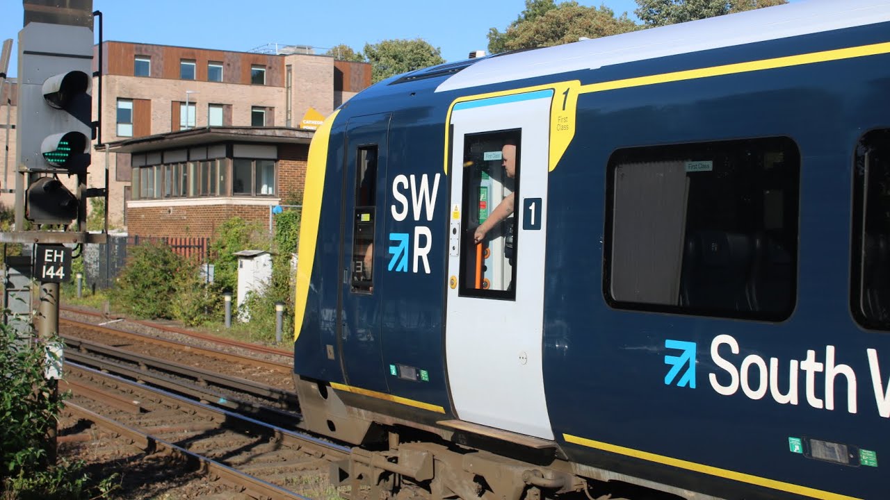 Trains at Winchester - 19/9/25