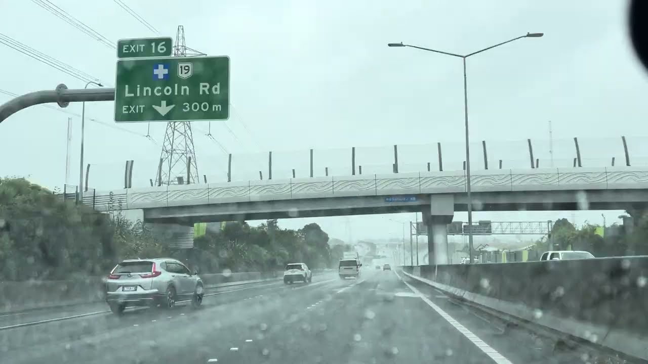 A Rainy Afternoon Drive in Auckland’s Highways 