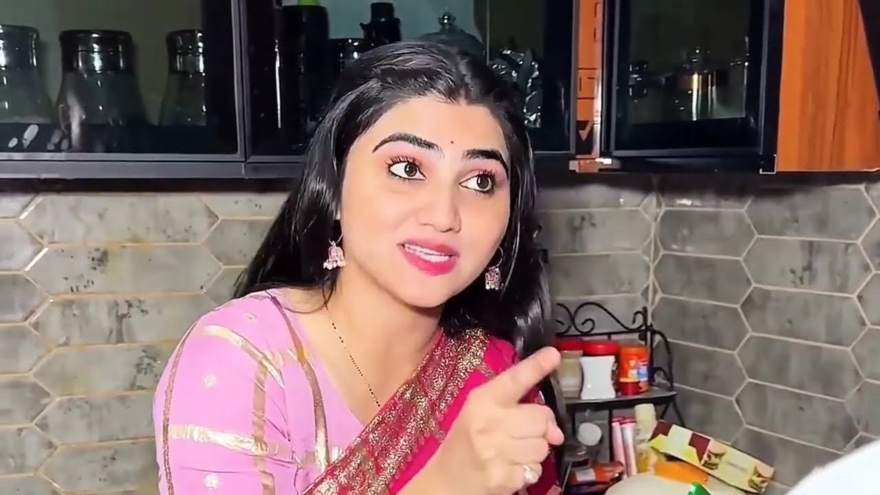 चिक्की ने फोड़ा काजल का सर 😂|| ajay bana Robot 