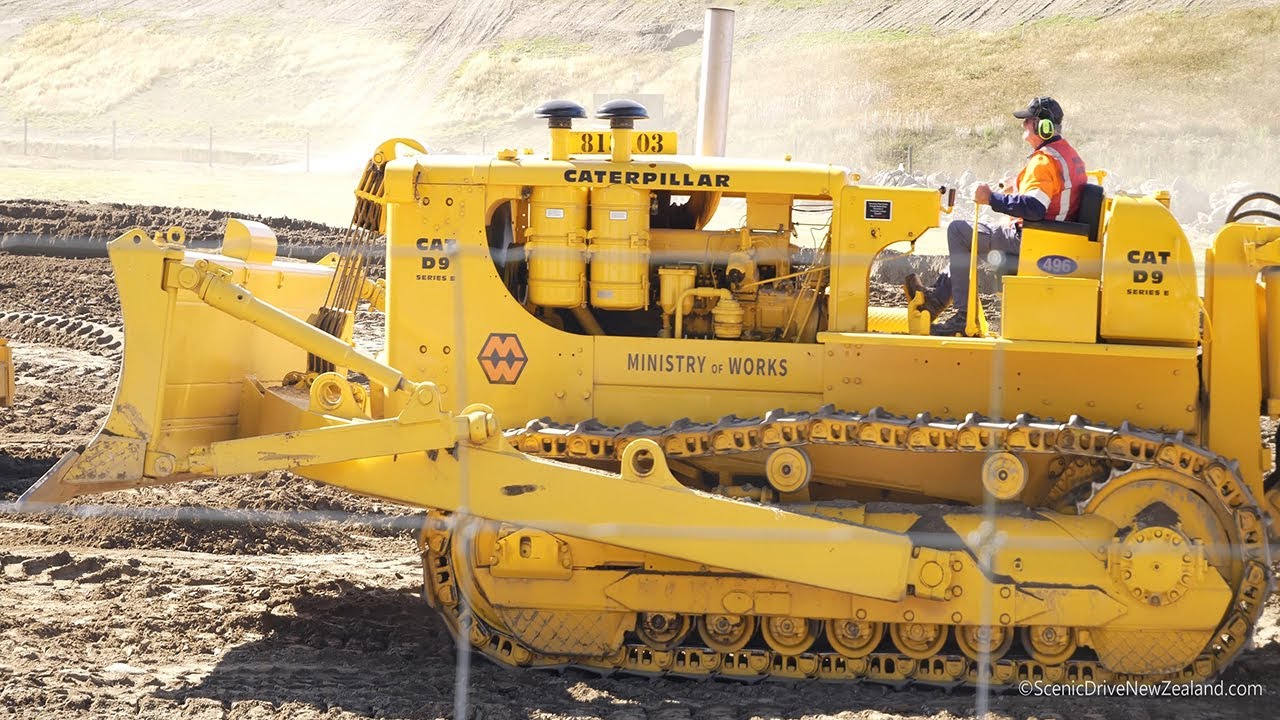 Vintage Caterpillar CAT D9 Series E Cable Bulldozer Working at Wheels at Wanaka 2023