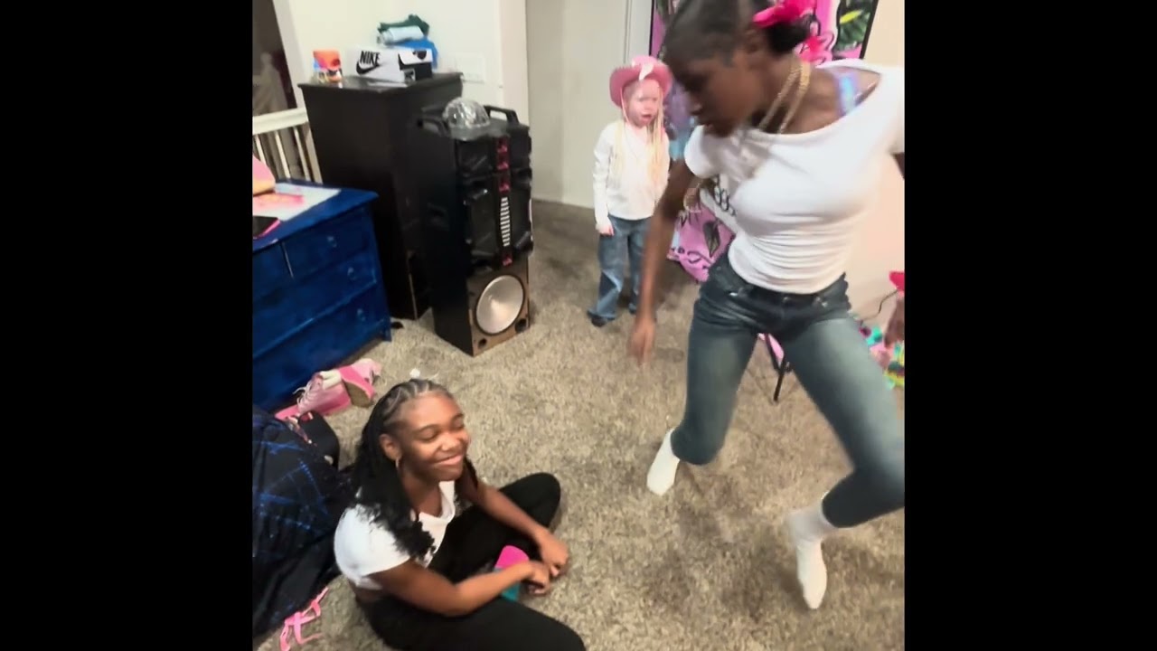 Clownin around with ma family 🤣🤣🤣