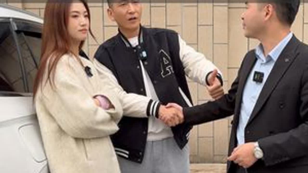 我哪里有什么擅长的车型，不过就是人傻钱多，出价猛而已#重庆二手车 #收车 #吉利星越l #余伟估车 @DOU+小助手