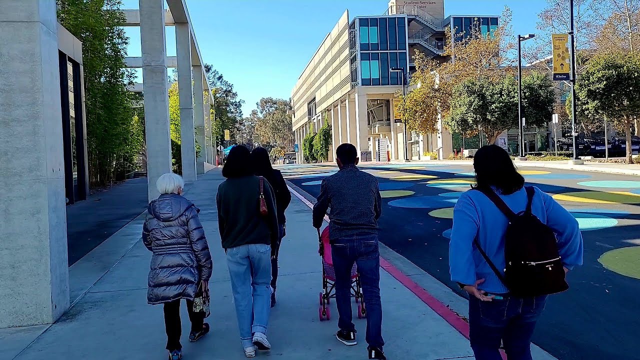 Walking tour of the University of California-San Diego in La Jolla California
