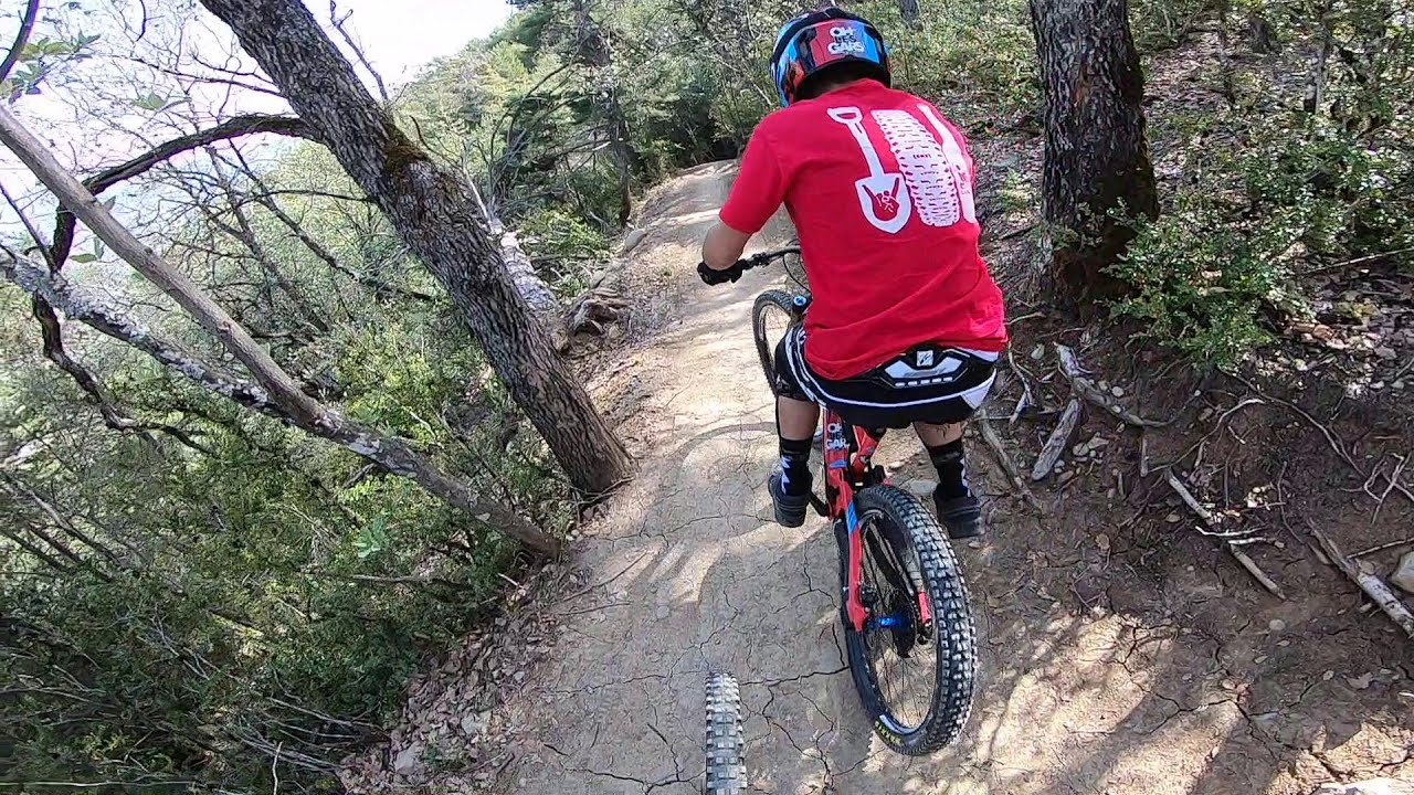 VTT DH LA SAISON COMMENCE EVO BIKE PARK