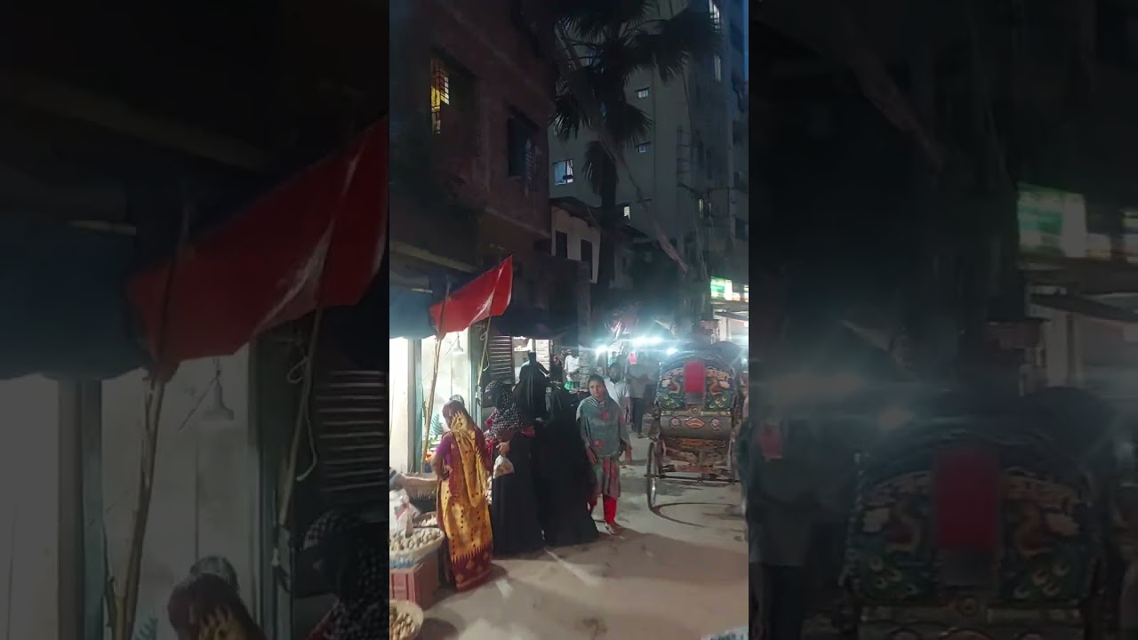 ধলপুর বউবাজার। রাতে।