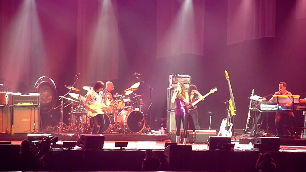 Jeff Beck  - There's No Other Me Feat. Joss Stone (Live @ The O2) 2010
