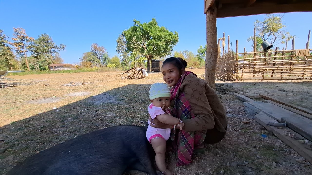 นางแดงบอกลูกสาวโตมาจะไปทำงานหาเงินให้แม่คำตานังหลังหมู#แม่น้องรุ่งบ้านนา #