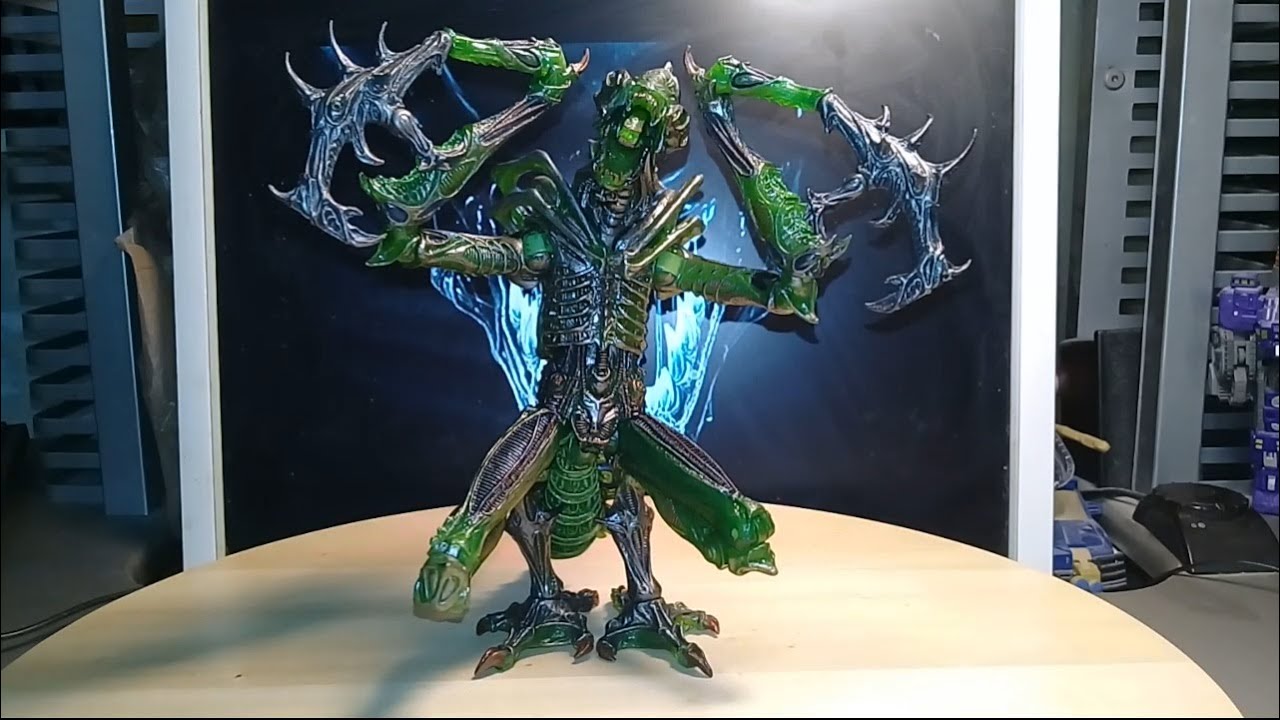 Trophy chase! Mantis Alien (Knock off/Fake Ver.), Kenner Tribute, Series 10 by Neca