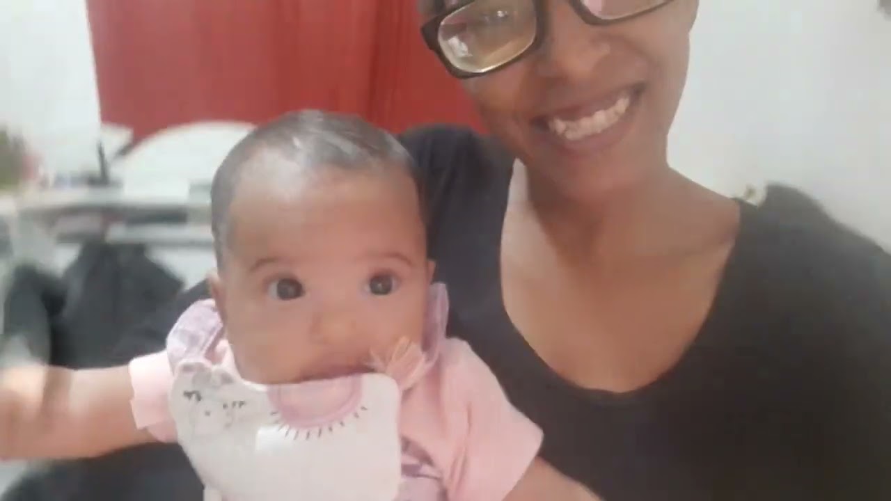 Passando o dia comigo Arrumando guarda roupas e rotina da noite com a bebê Vídeo longo
