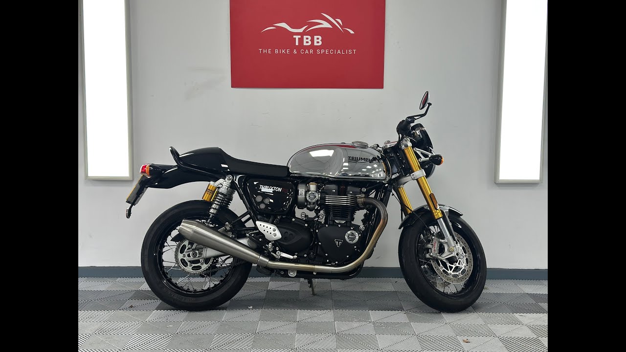 Triumph Thruxton RS 1200 2023 года выпуска, пробег 2800 миль.