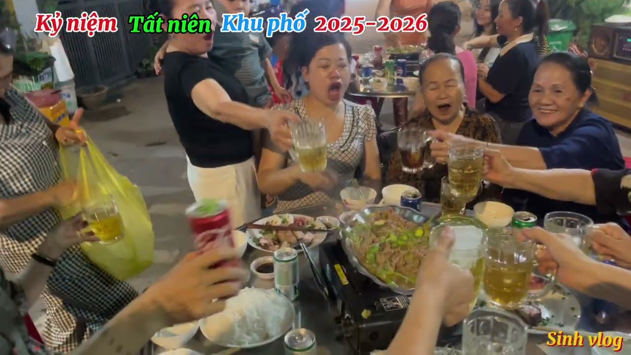 Theo lệ hàng năm bà con khu phố tổ chức cúng tất niên . 2025-2026