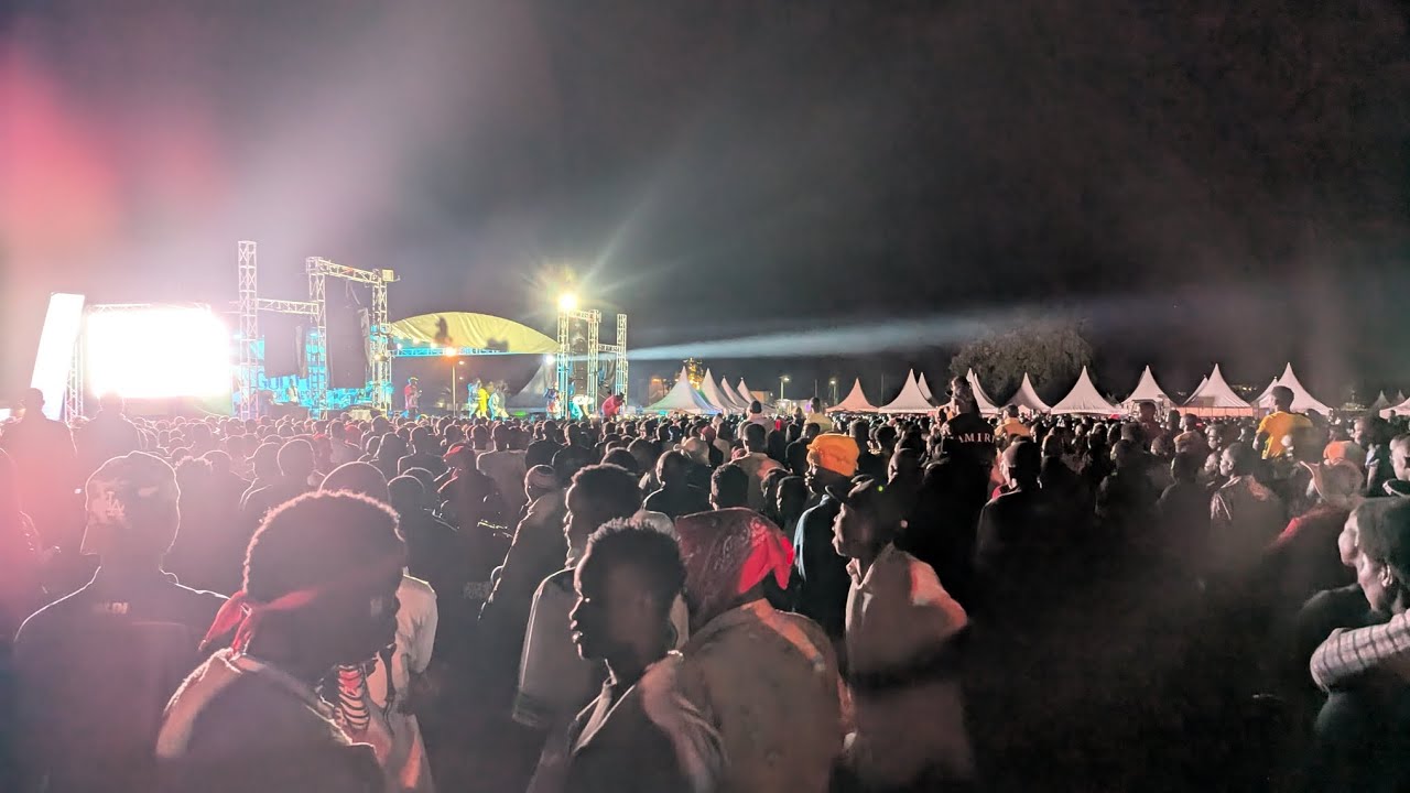 Eddy wizzy called Lil square on stage at Octoberfest Gulu city 🔥 watch a massive performance 