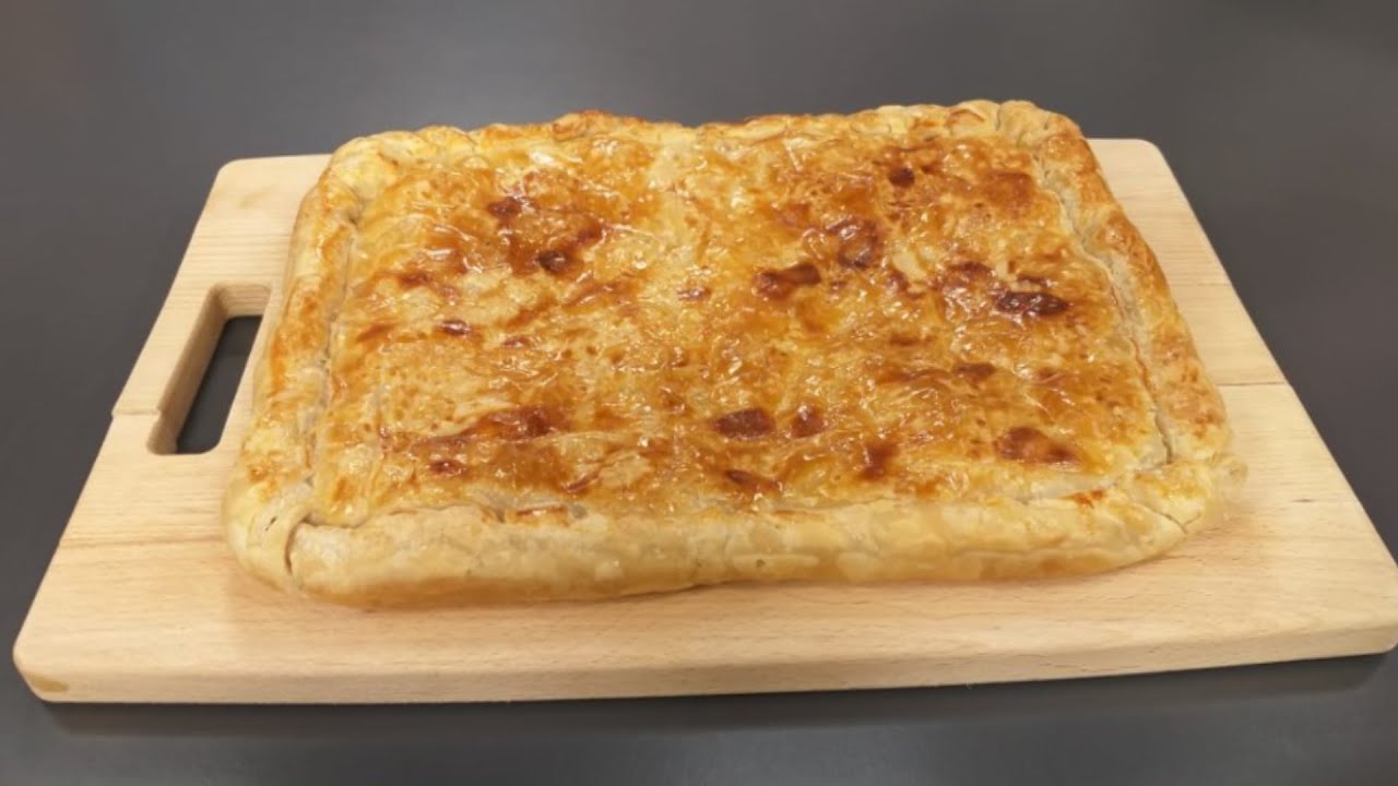 Sfoljatë e mbushur me proshutë dhe djath nga zonja Vjollca