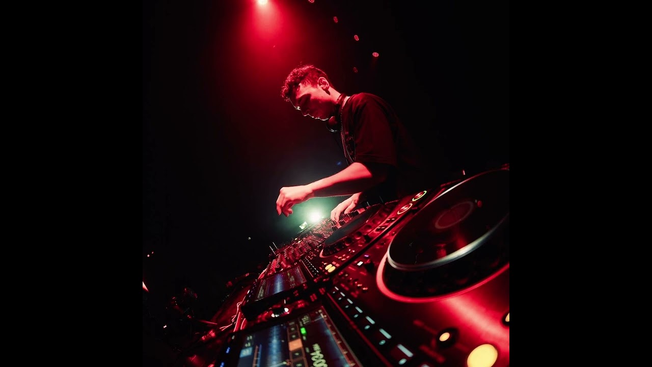 WhoMadeWho - Heads Above (Ezequiel Arias Remix) [Unreleased]