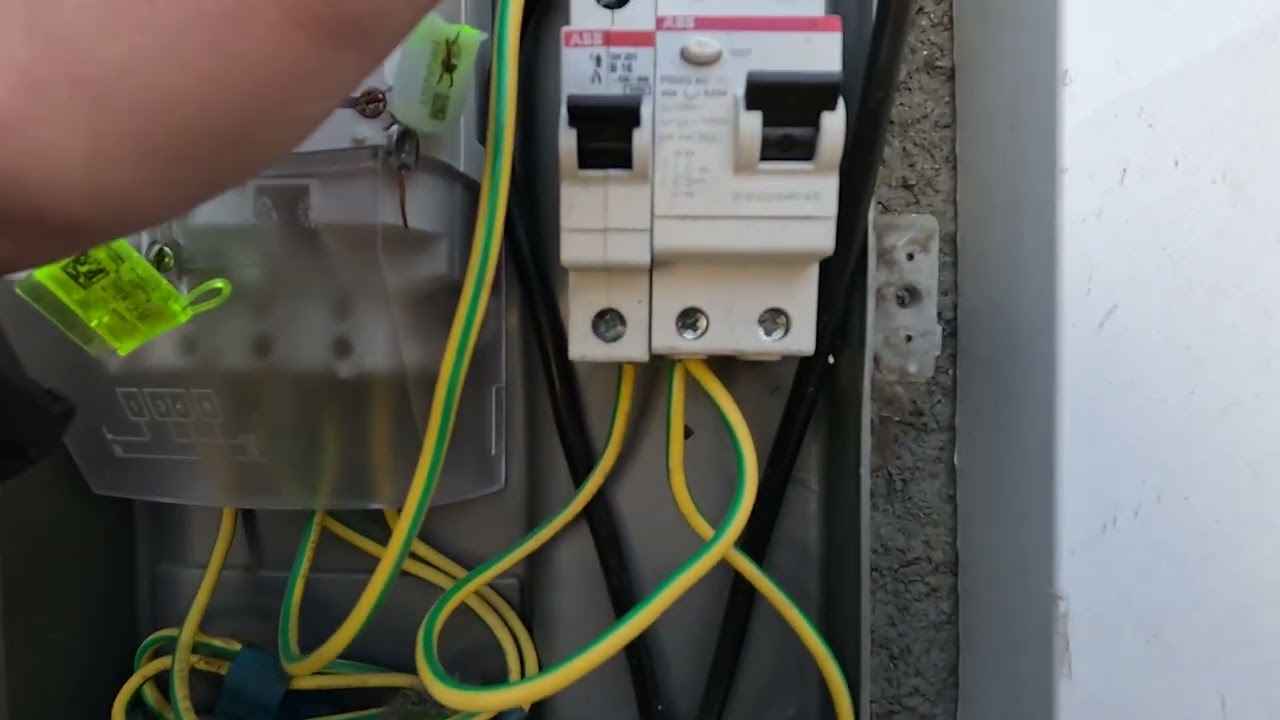 Вот такую ерунду сделал дтэк!😡. И это хотели запломбировать. Буду переделывать.