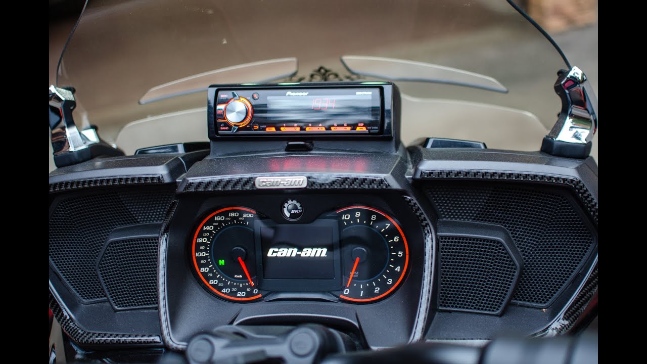 BRP Can Am Spyder F3L Aftermarket Radio with OEM handlebar control buttons